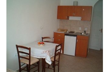 Muntenegru Privát Risan, Exteriorul